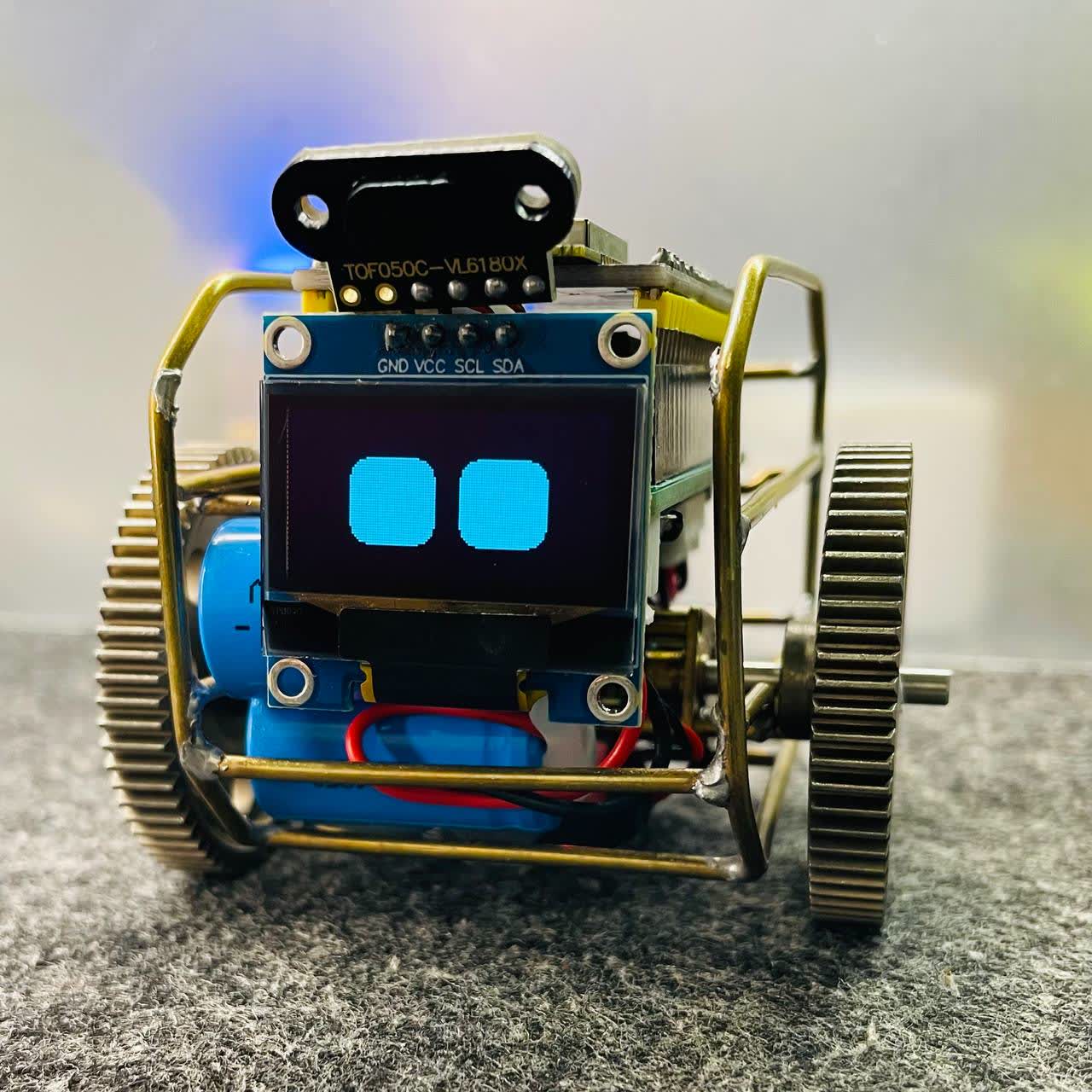 VuiTV Robot V2 prototype với cảm biến TOF050C VL6180X phía trước
